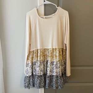 Floral tiered top Chic Soul